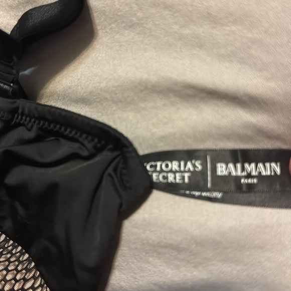 Victoria Secrets Balmain Intimates - Picture 5 of 9